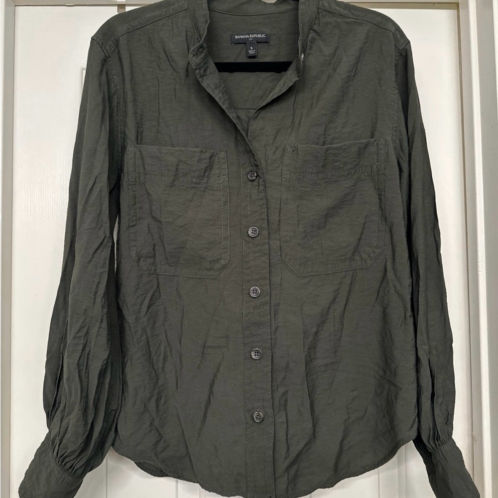 Banana Republic Olive Green Button-Up Shirt